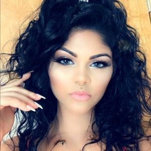 Meet your Posher, Priscilla